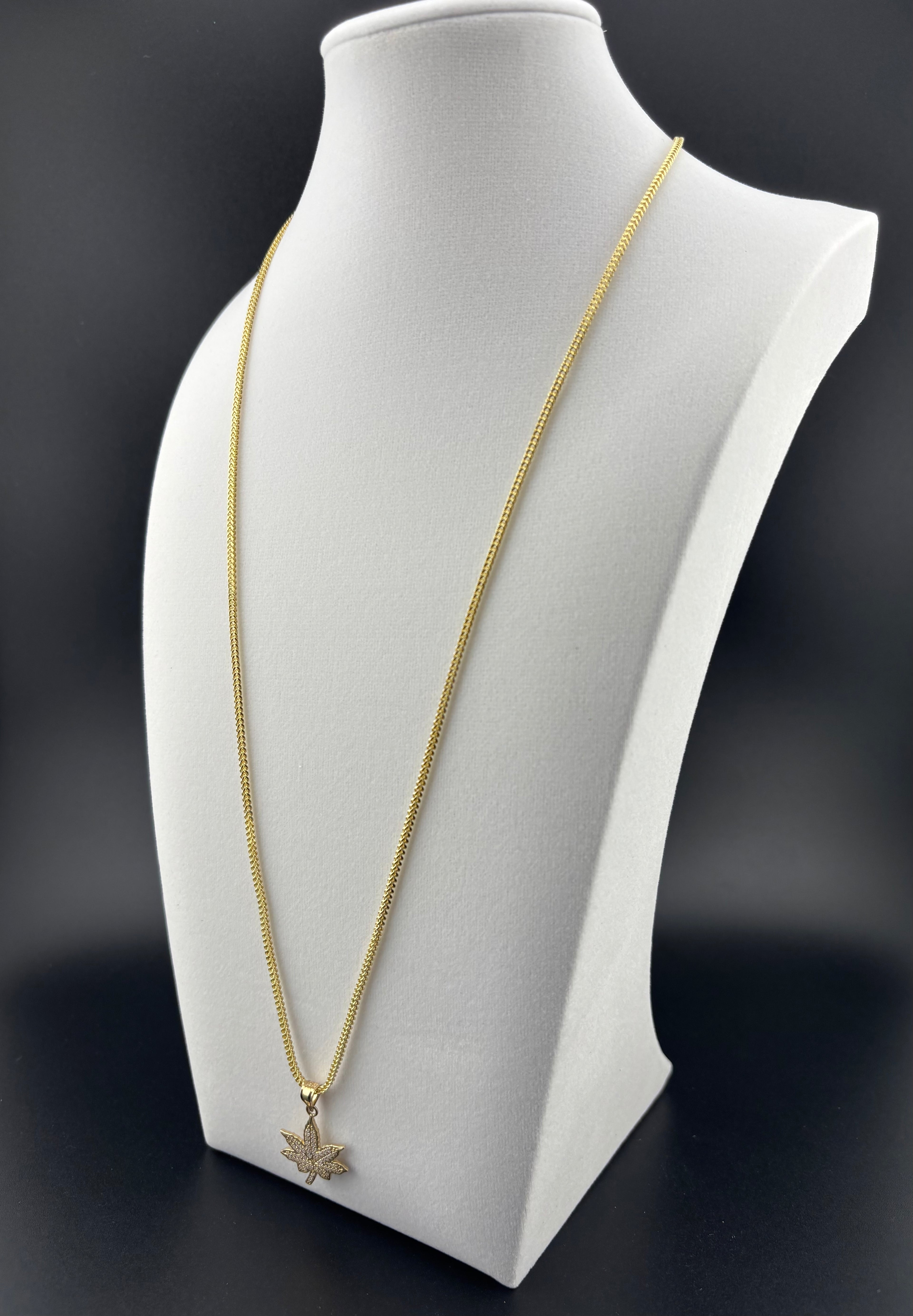 Cadena de Oro 10k estilo Franco con Dije de Hoja de Mariguana