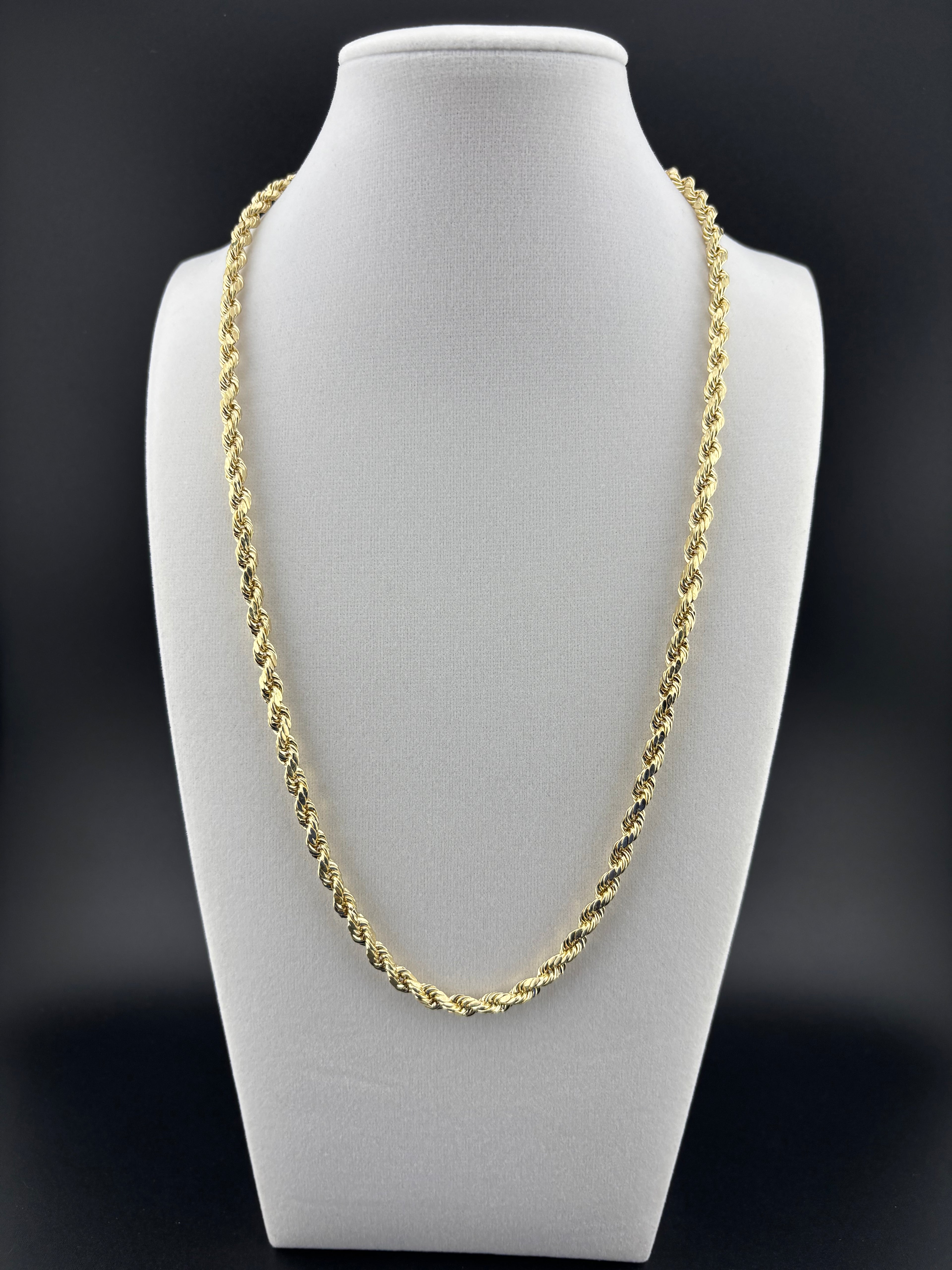Cadena de Oro 10k estilo Rope Semisolida