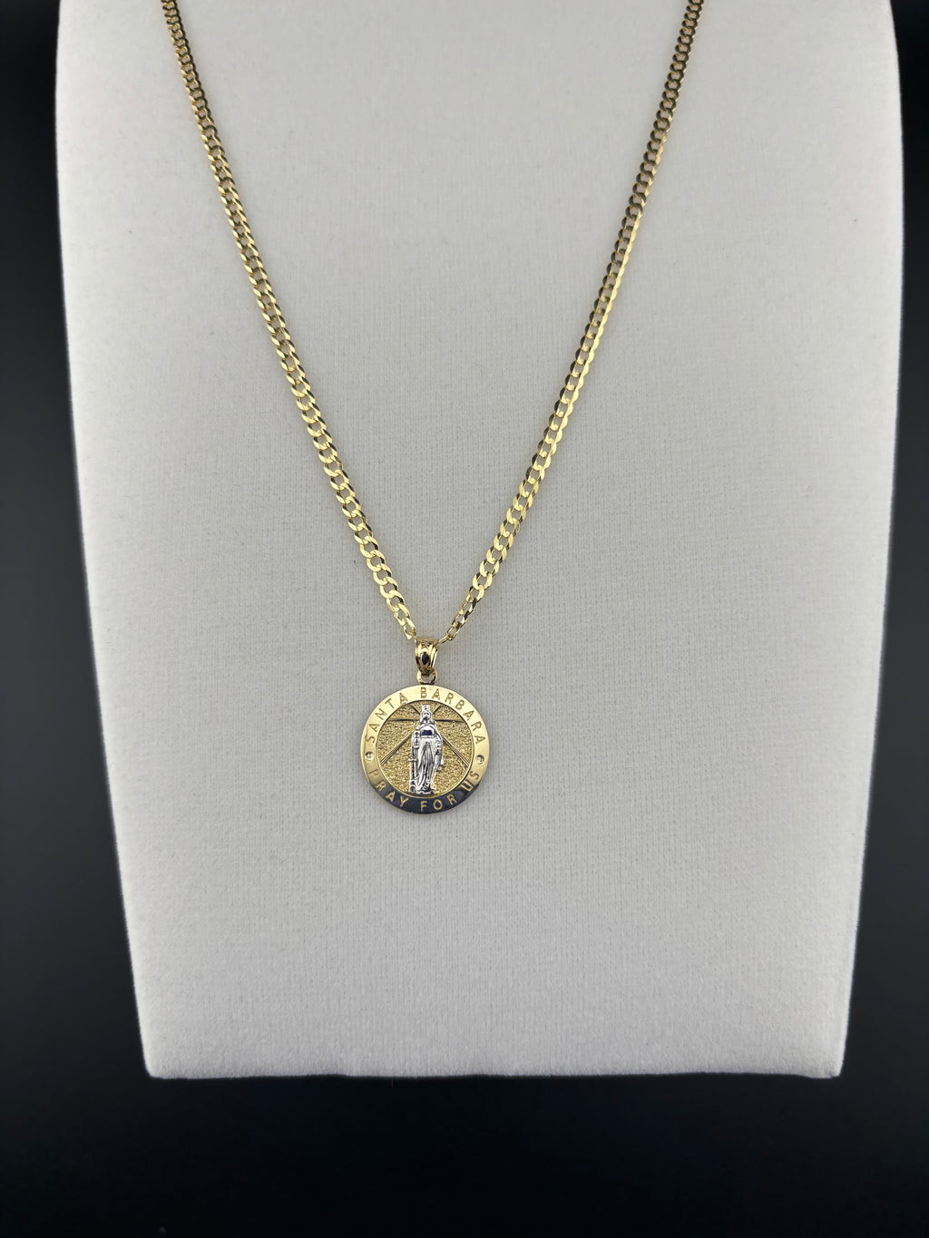 Cadena Oro 10k estilo Corte de Brillo con Dije redondo de Santa Bárbara