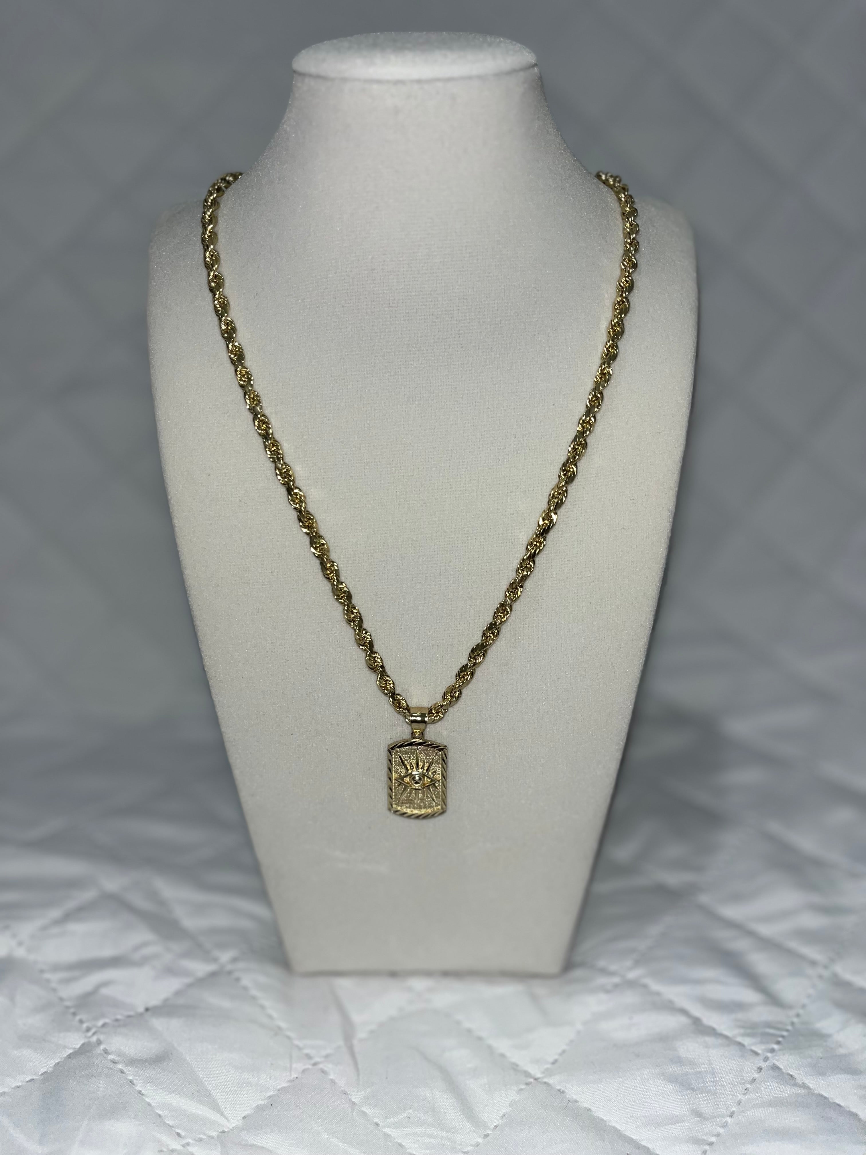 Cadena De ORO 10K Estilo Rope Semisolida De 4.5mm de ancho, 24" de largo , con Dije